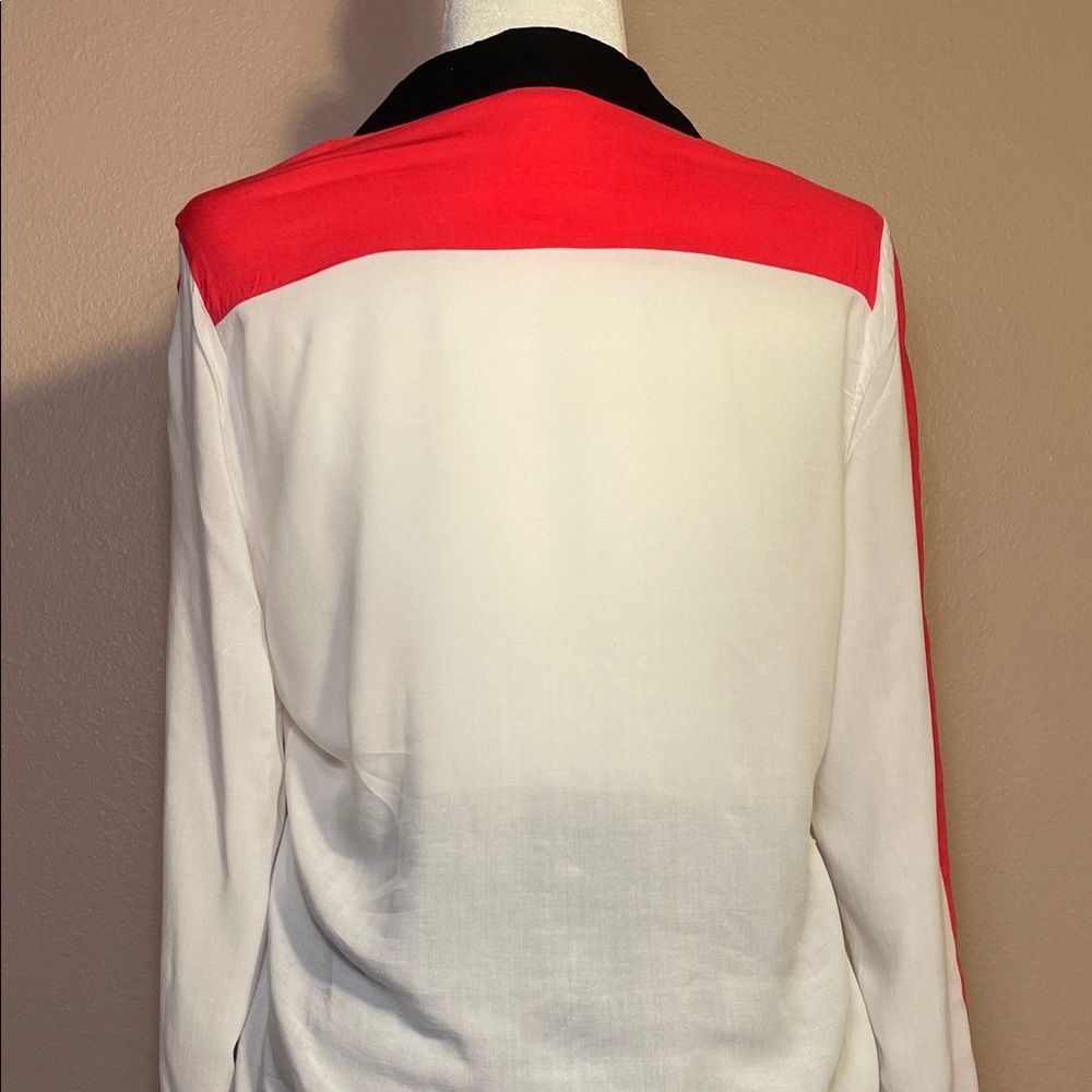 Worthington Elegant White Blouse with Black and Coral Trim - Picture 3 of 7